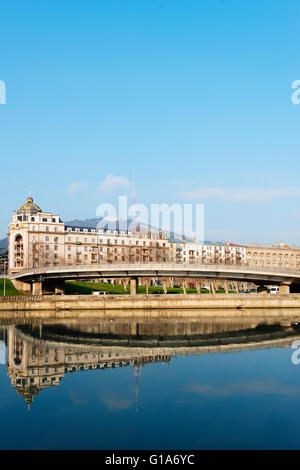 Eurasien, Kaukasus, Georgien, Tiflis, Mtkwari Fluss Stockfoto