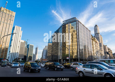 Retiro-Geschäftsviertel, Avenida Leandro N. Alem, Buenos Aires, Argentinien Stockfoto