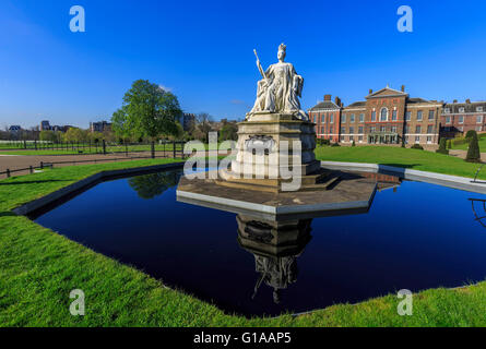 Schöne Königin Victoria Statue nahe Hyde Park, London, Vereinigtes Königreich Stockfoto