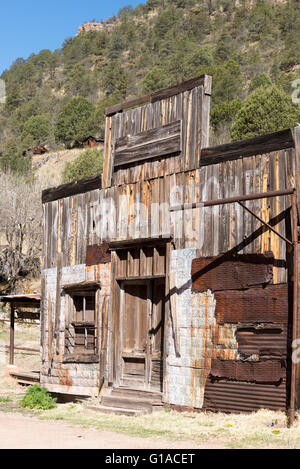 Alten Lebensmittelgeschäft in der Geisterstadt von Mogollon, New Mexico. Stockfoto