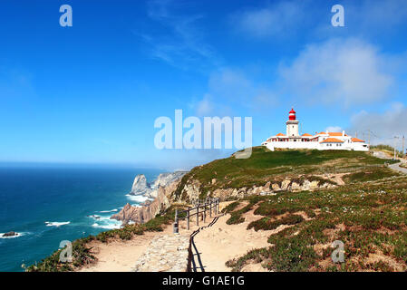Leuchtturm am Cape Roca (Cabo da Roca) - der westlichste Punkt des europäischen Kontinents, Portugal Stockfoto