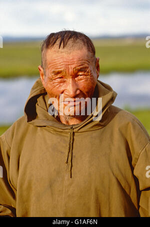 MÄNNLICHE TSCHUKTSCHEN HERDER, AMGUEMA, MAGADAN REGION, RUSSLAND; EHEMALIGEN UDSSR SOWJETUNION Stockfoto