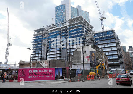 "Die Bühne" Luxus-Appartements im Bau vor Ort von Shakespeares Vorhang Theater Shoreditch London EC2 KATHY DEWITT Stockfoto