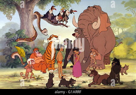 Datum der Freigabe: 18. Oktober 1967 Direktor: Wolfgang Reitherman STUDIO: Walt Disney Productions PLOT: Disney Animation inspiriert von Rudyard Kiplings "Mowgli" Geschichte. Mogli ist ein Junge, der von Wölfen im indischen Dschungel angesprochen wurde. Wenn die Wölfe zu hören, dass die heftigen Tiger Shere Kahn, in der Nähe ist, beschließen sie, Mowgli zu einem lokalen "Mann Stamm" zu senden. Mowgli trifft auf seinem Weg in das Dorf viele tierische Charaktere in diesem musikalischen Märchen. Als Shere Kahn Moglis Präsenz erfährt, er spürt ihn Bild: Stimmen Phil Harris, Sebastian Cabot, Louis Prima (Credit Bild: C Walt Disney Productions/Ente Stockfoto