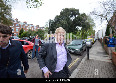 BORIS JOHNSON trifft TIM MARTIN am Tag der Brexit Ankündigung, Boris wird nach einer Reihe von Spenden von Tim Martin an die konservative Partei Premierminister Stockfoto