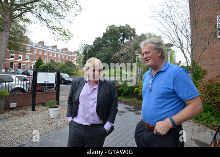 BORIS JOHNSON trifft TIM MARTIN am Tag der Brexit Ankündigung, Boris wird nach einer Reihe von Spenden von Tim Martin an die konservative Partei Premierminister Stockfoto