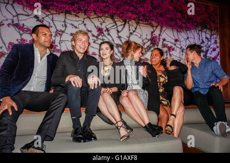 Sydney, Australien. 11. Mai 2016. Finalisten Meyne Wyatt, Sean Keenan, Chloe Bayliss, Sara West, Shareena Clanton, Georgia Flut, Harley Bonnerenjoy ein Lachen nach der Australier im Film Bekanntgabe der Nominierten für den jährlichen Heath Ledger Stipendium für das Jahr 2016. Bildnachweis: Hugh Peterswald/Pacific Press/Alamy Live-Nachrichten Stockfoto