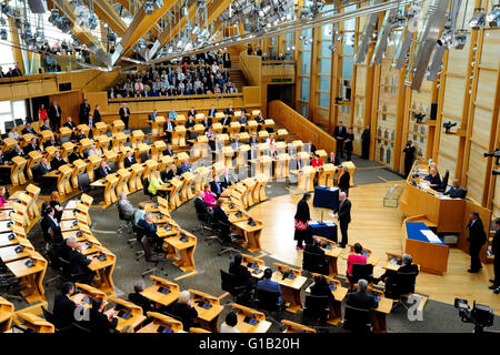 Edinburgh, Schottland, Vereinigtes Königreich, 12, Mai 2016. Die erste formale sitzen des schottischen Parlaments neu gewählt, wie MSPs vereidigt sind, Credit: Ken Jack / Alamy Live News Stockfoto