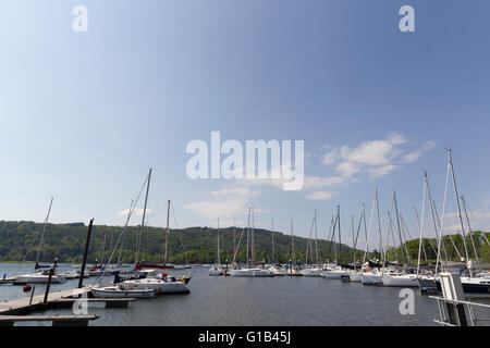 Lake Windermere 12. Mai 2016 UK Wetter. Sonnigen Tag am Lake Windermere in Bowness Bay Credit: Gordon Shoosmith/Alamy Live News Stockfoto