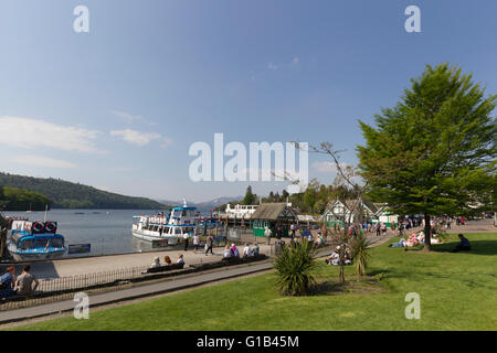 Lake Windermere 12. Mai 2016 UK Wetter. Sonnigen Tag am Lake Windermere in Bowness Bay Credit: Gordon Shoosmith/Alamy Live News Stockfoto