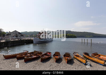 Lake Windermere 12. Mai 2016 UK Wetter. Sonnigen Tag am Lake Windermere in Bowness Bay Credit: Gordon Shoosmith/Alamy Live News Stockfoto