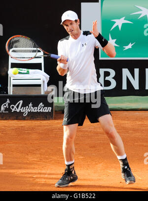 Rom, Italien. 12. Mai 2016. BNL-Tennis-Turnier. Andy Murray (GBR) gegen Jeremy Chardy (FRA). Andy Murray kehrt © Action Plus Sport/Alamy Live News Stockfoto