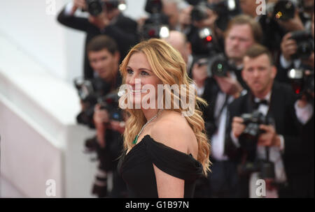 Cannes, Frankreich. 12. Mai 2016. US-Schauspielerin Julia Roberts kommt für das Screening von "Geld-Monster" während der 69. Annual Cannes Film Festival im Palais des Festivals in Cannes, Frankreich, am 12. Mai 2016. Bildnachweis: Dpa picture Alliance/Alamy Live News Stockfoto