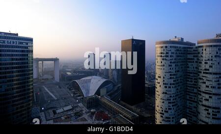 Frankreich, Paris, La Defense, Coeur Wehrturm durch architecte Jean-Paul Viguier, europlaza Turm von den Architekten Pierre Dufau, Michel Stenzel, Jean-Pierre Dagbert, Areva Turm durch Architekten Roger Saubot, François Jullien, cnit von Architekten Jean de Mailly, Robert Camelot Stockfoto