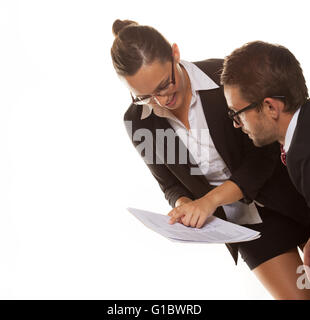 Business-paar bei der Arbeit mit einem Gespräch Stockfoto