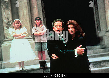 Eins Und Eins Macht Vier / Steve Guttenberg / Kirstie Alley | Namen v.l.n.r.:? / ? Steve Guttenberg / Kirstie Alley | Stockfoto