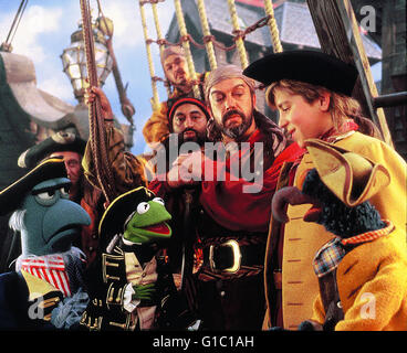 Muppets - Die Schatzinsel / Sam Eagle / Kermit / Tim Curry / Kevin Bischof / Gonzo / Puppenfiguren, | Namen v.l.n.r.: Sam Eagle / Kermit /? / Tim Curry / Kevin Bischof / Gonzo | Stockfoto