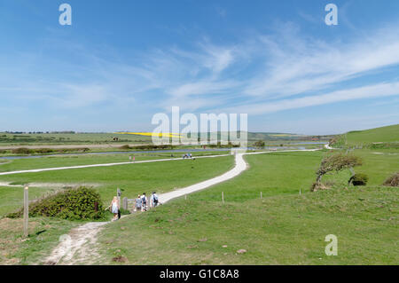 Auf der Suche im inland im Cuckmere Haven Stockfoto