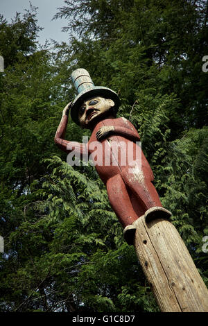 Totempfahl auf Totem Bight State Historical Park, in der Nähe von Ketchikan, USA Stockfoto