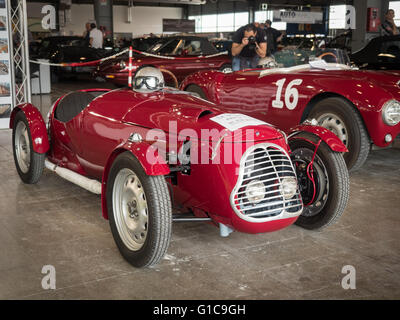 VERONA, Italien - 25 Mai: Die Gemeinde von Verona organisiert eine kostenlose Sammlung von Sport- und Oldtimern in Verona am Samstag, Stockfoto