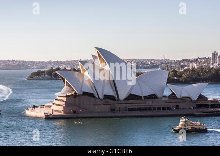 Sydney, Australien - 15. Mai 2015: Sydney Opera House mit Sonnenlicht am frühen Morgen Stockfoto