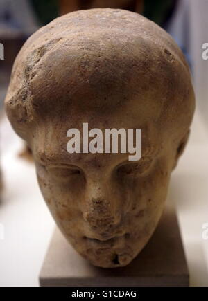 Marmorkopf einer athenischen Frau. 440 BC datiert Stockfoto