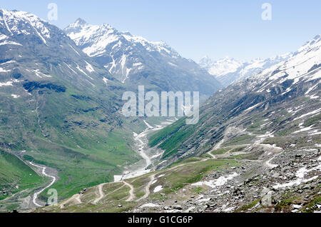 Straße auf der Nordseite der Rotang Pass, Manali - Leh Road, Himachal Pradesh, Indien, Stockfoto