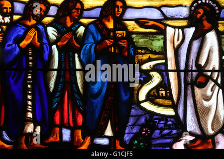 Carouge protestantischen Tempel.  Glasmalerei-Fenster. Jesus und seine Apostel.  Genf. Schweiz. Stockfoto