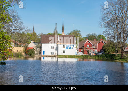 Idyllische Städtchen Söderköping im Frühjahr in Schweden Stockfoto