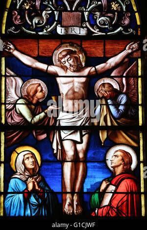 Basilika Notre-Dame von Genf. Glasmalerei-Fenster. Die Passion Jesu Christi.  Genf. Schweiz. Stockfoto
