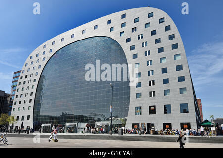 Rotterdamse Markthal (Rotterdam-Markthalle) bei quadratischen niederländischen Niederlande Blaak Stockfoto