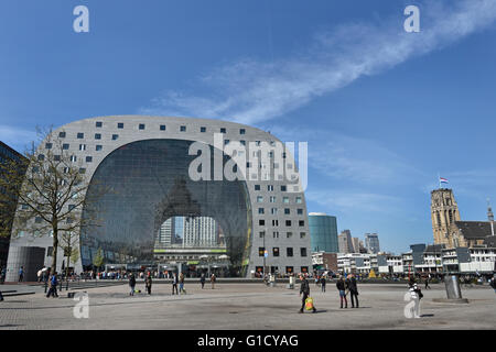 Rotterdamse Markthal (Rotterdam-Markthalle) bei quadratischen niederländischen Niederlande Blaak Stockfoto