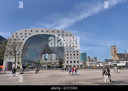 Rotterdamse Markthal (Rotterdam-Markthalle) bei quadratischen niederländischen Niederlande Blaak Stockfoto