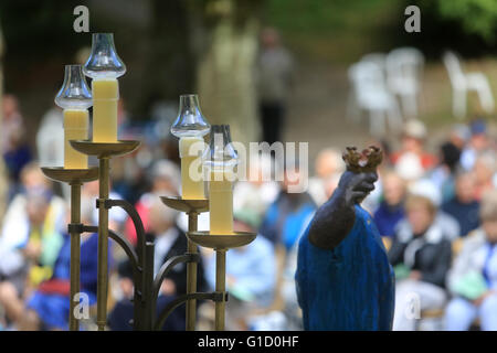 Kerzen. Jungfrau von Benite Fontaine. Diözesanen Pilgerreise. Heiligtum der Benite La Fontaine. La Roche-Sur-Foron. Frankreich. Stockfoto