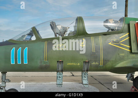 Vasilkov, Ukraine - 19. Juni 2010: Aero l-39 Albatros Militärausbildung Flugzeug Cockpit Vordach und Rumpf Detailansicht Stockfoto