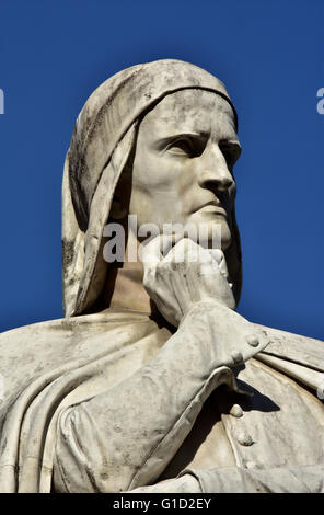 Detail von Dante Alighieri Denkmal in der Mitte der Piazza dei Signori in Verona (19. Jahrhundert) Stockfoto