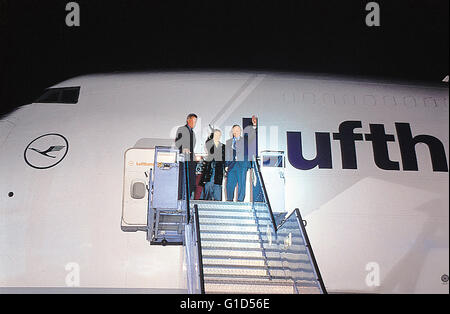 Air Force One (Premiere) / Harrison Ford / Glenn Close / Wolfgang Petersen / Boeing / Flugzeug (Lufthansa) | Anlass: Premiere "Air Force One" || Aufgenommen in: München Stockfoto