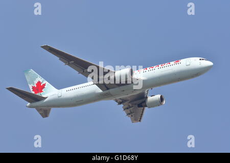 Air Canada Boeing 767-300 C-GSCA ausgehend von London Heathrow Airport, Großbritannien Stockfoto