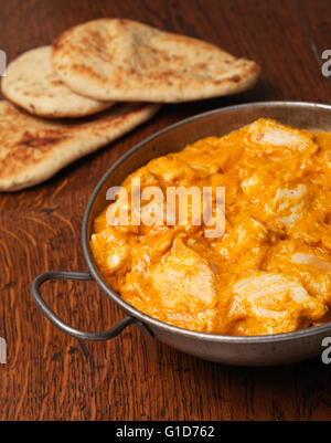 Curry auf eine Tischplatte Stockfoto