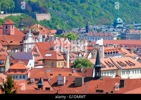 Tschechische Republik-Prag - Dächern der Kleinseite. Stockfoto