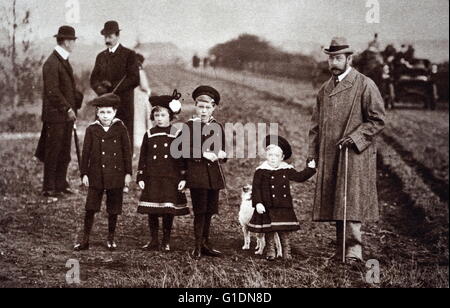 Foto von Prinz Albert Frederick Arthur George (1895 – 1952), Prinz Henry, Herzog von Gloucester (1900-1974), Mary, Prinzessin Royal und Gräfin von Harewood (1897 – 1965) und Prinz George, Herzog von Kent (1902-1942). Vom 20. Jahrhundert Stockfoto