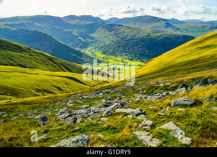 Blick vom Grat Hartsop Dodd, Seenplatte, über Dovedale Hart Crag, Fairfield, St Sunday Crag Stockfoto