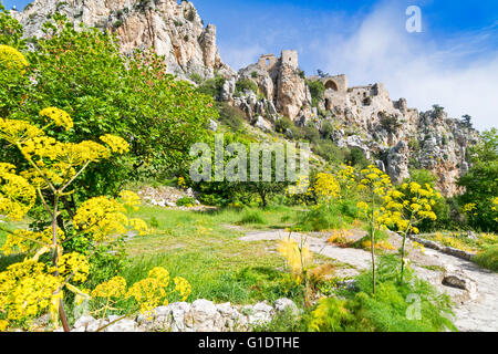 NORD-ZYPERN ST. HILARION BURG BLICKT DAS GEBÄUDE AUF DEM BERG Stockfoto