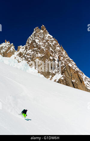 Europa, Frankreich, Haute Savoie, Rhône-Alpen, Chamonix, Skifahrer auf das Vallée Blanche abseits der piste Stockfoto