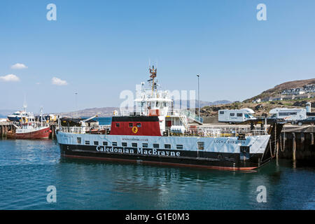 Caledonian Macbrayne Fähre Loch Bhrusda vertäut in Mallaig Hafen Mallaig Highland-Schottland Stockfoto