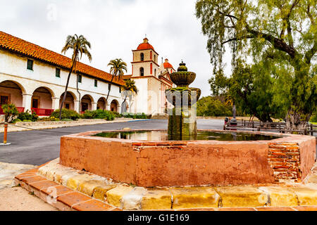 Szenen aus der Mission Santa Barbara in Santa Barbara in Kalifornien Stockfoto