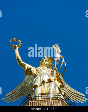 Siegessäule oder SiegessŠule Statue in Tiergarten Berlin Deutschland Stockfoto