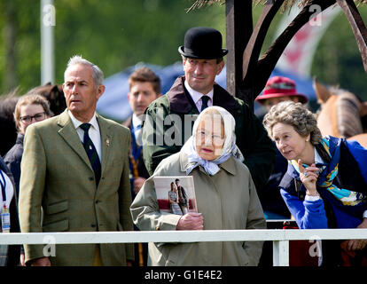 Windsor, UK. 13. Mai 2016. HM Königin Elizabeth Mitglieder des englischen Königshauses besuchen der Royal Windsor Horse Show, es findet auf dem privaten Gelände von Windsor Castle. Bildnachweis: Dpa picture Alliance/Alamy Live News Stockfoto