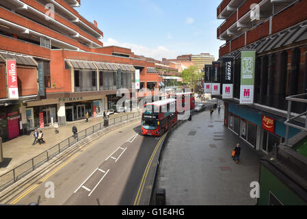 Wood Green, London, UK. 13. Mai 2016. Wood Green Shopping City (jetzt The Mall) wurde von seiner königlichen Hoheit Queen Elizabeth heute im Jahr 1981 eröffnet. Stockfoto