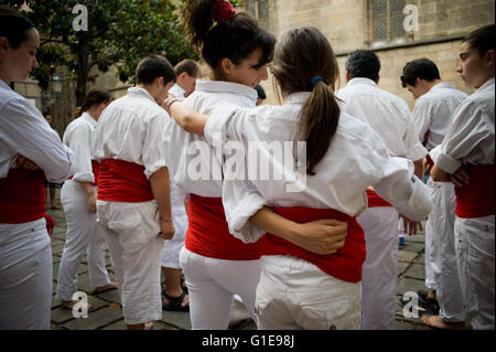 Barcelona, Katalonien, Spanien. 10. Juni 2012. Image Datei - Mitglieder der Castellers (traditionelle menschliche Türme) sind zu sehen in den Straßen von Barcelona. © Jordi Boixareu/ZUMA Draht/Alamy Live-Nachrichten Stockfoto